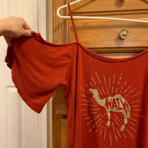 Camel Walk Off-the-Shoulder Cropped Tank *Phish*